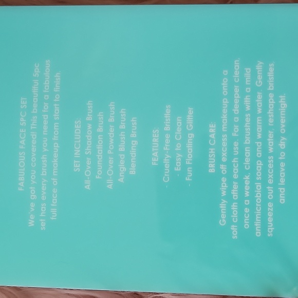 Brand New CANDIE COUTURE 5 PC. FABULOUS FACE BRUSH SET - Picture 3 of 4